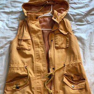 Yellow hooded vest. Size large.
